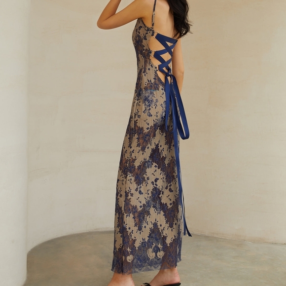 Commense Dresses & Skirts - Commense Elegant Navy and Beige Backless Dress